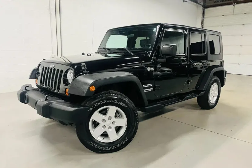 2010 Jeep Wrangler Unlimited Sport photo 1