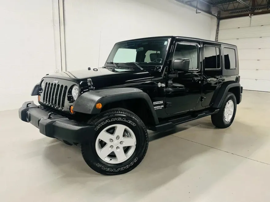 2010 Jeep Wrangler Unlimited Sport photo 1