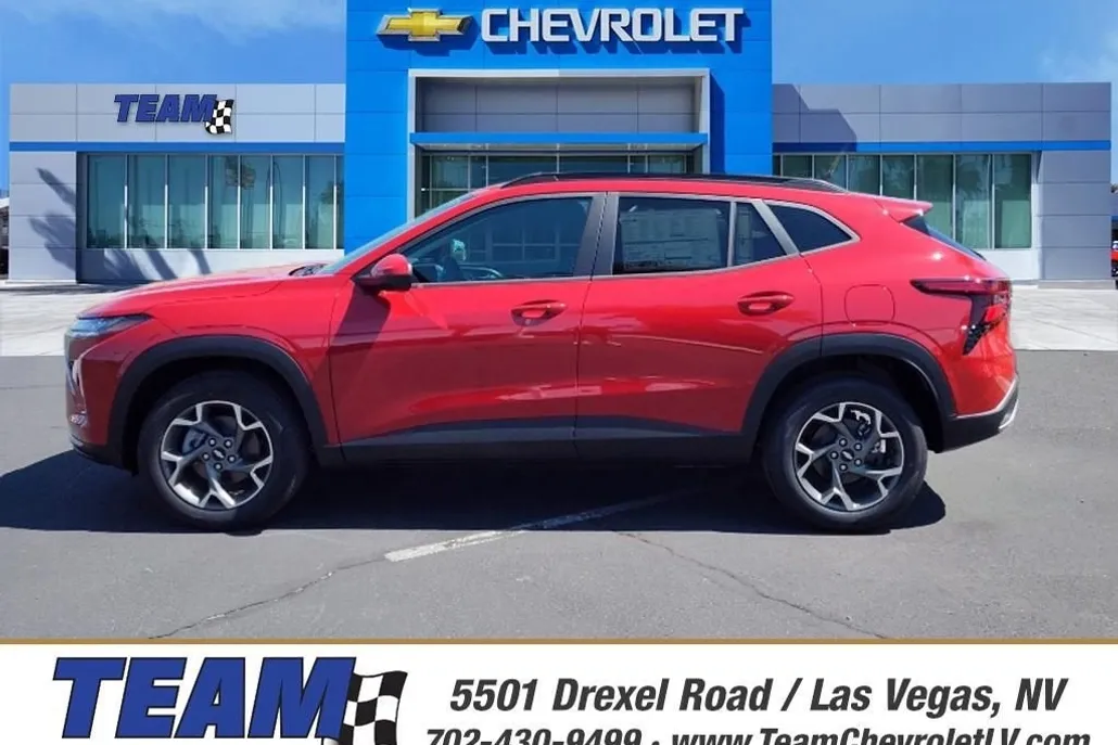 2026 Chevrolet Trax LT photo 1