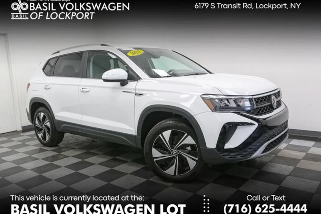 2024 Volkswagen Taos SE photo 1