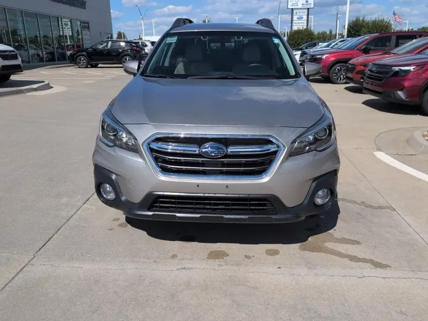 2019 Subaru Outback 2.5i Limited photo 1