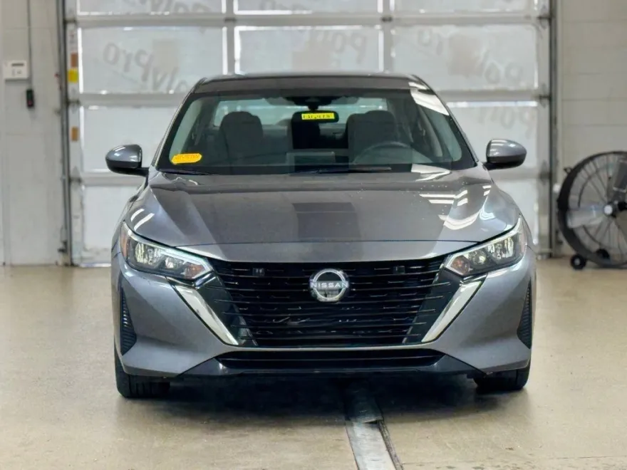 2024 Nissan Sentra SV photo 1