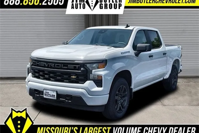 2025 Chevrolet Silverado 1500 Custom photo 1