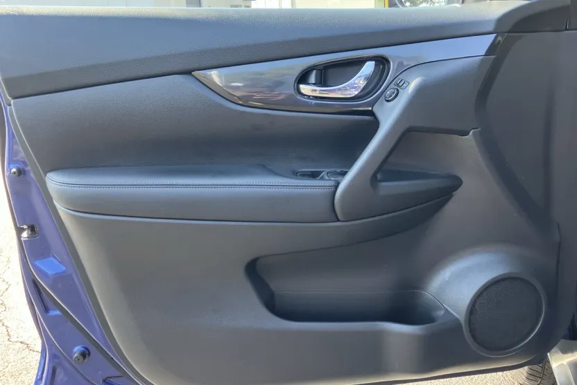 2018 Nissan Rogue S photo 1