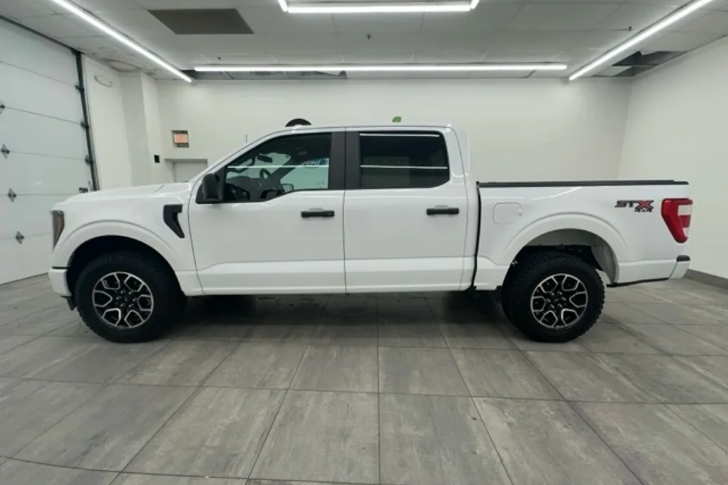 2023 Ford F-150 XL photo 1