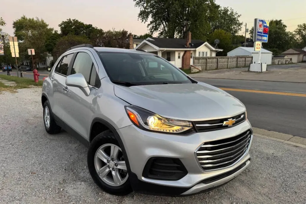 2020 Chevrolet Trax LT photo 1