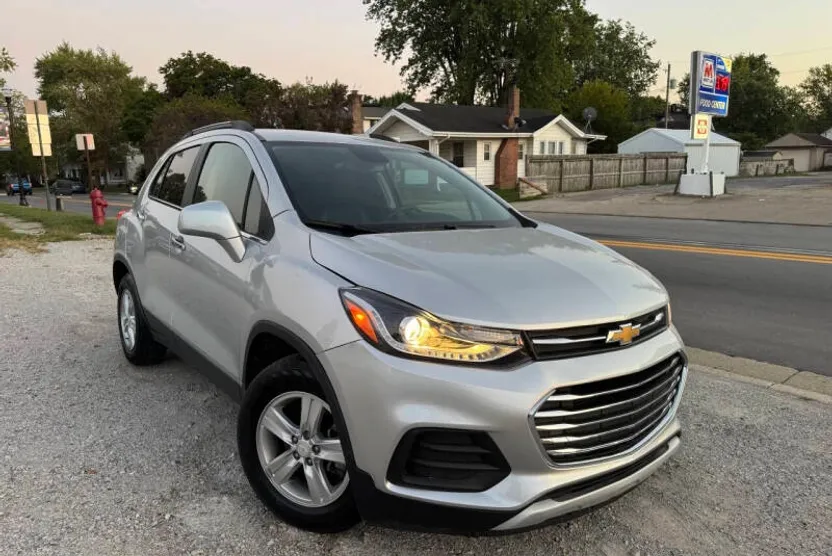 2020 Chevrolet Trax LT photo 1