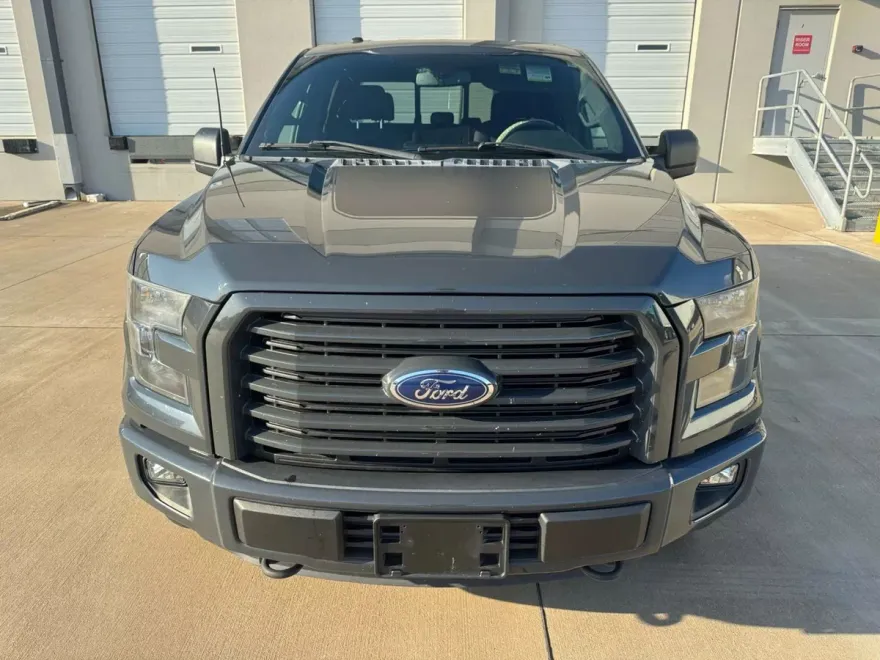 2016 Ford F-150 photo 1