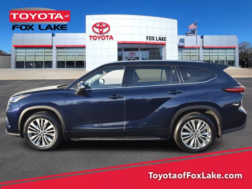 2023 Toyota Highlander Platinum photo 1