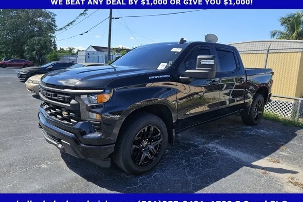 2023 Chevrolet Silverado 1500 Custom photo 1