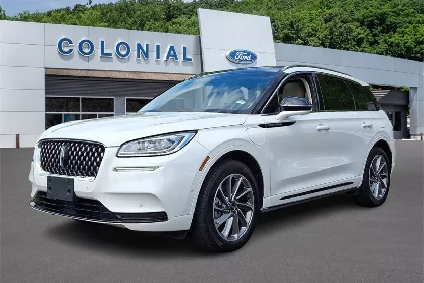 2021 Lincoln Corsair Grand Touring photo 1