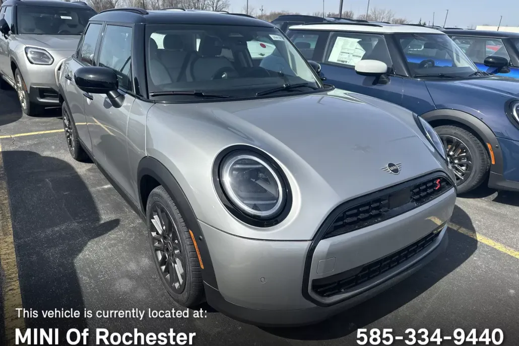 2025 Mini Cooper 4 Door Hardtop S photo 1