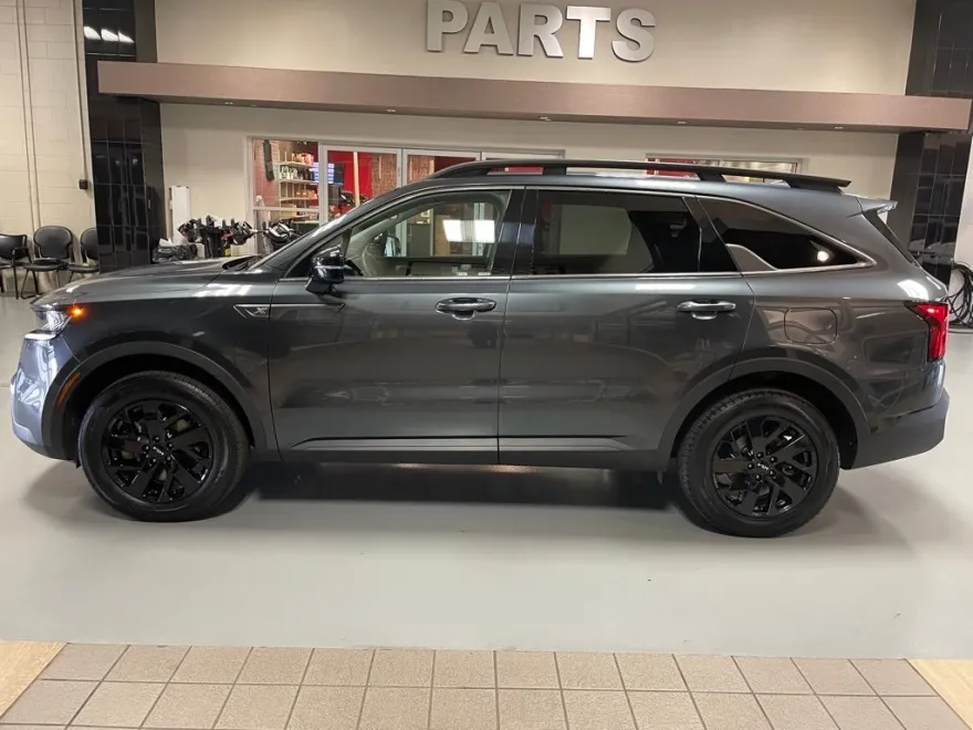 2022 Kia Sorento S photo 1