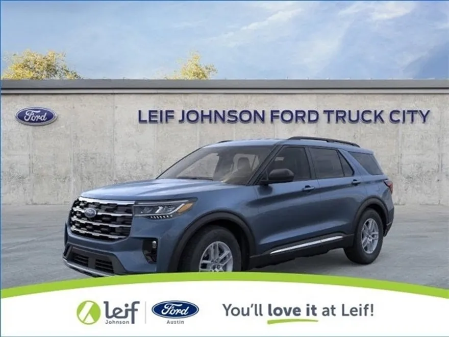 2025 Ford Explorer photo 1
