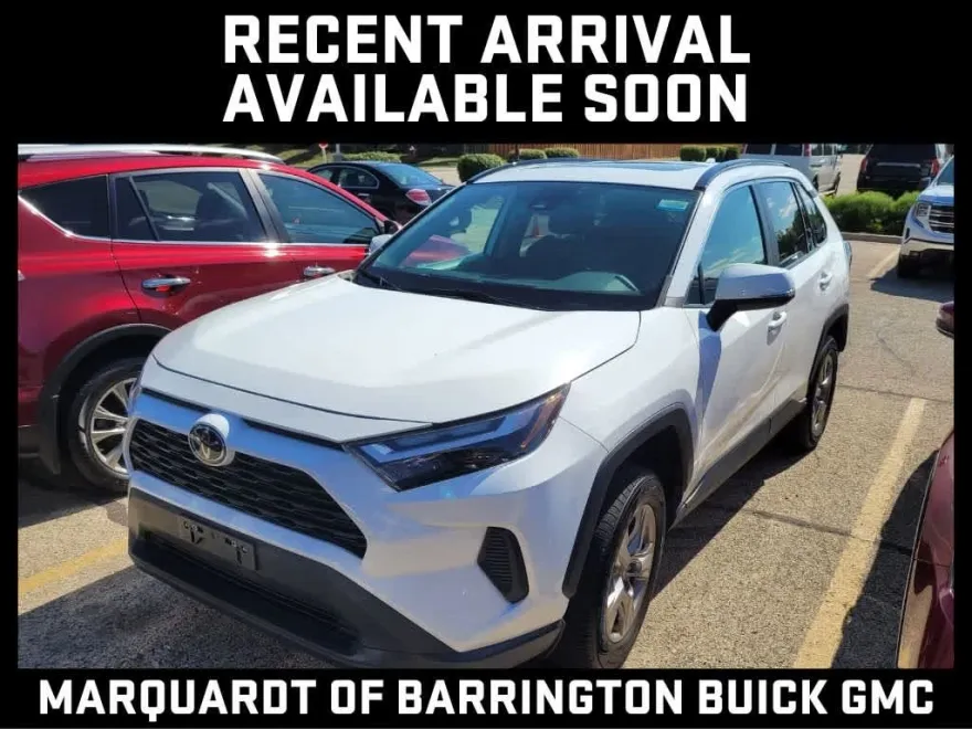 2022 Toyota RAV4 XLE photo 1