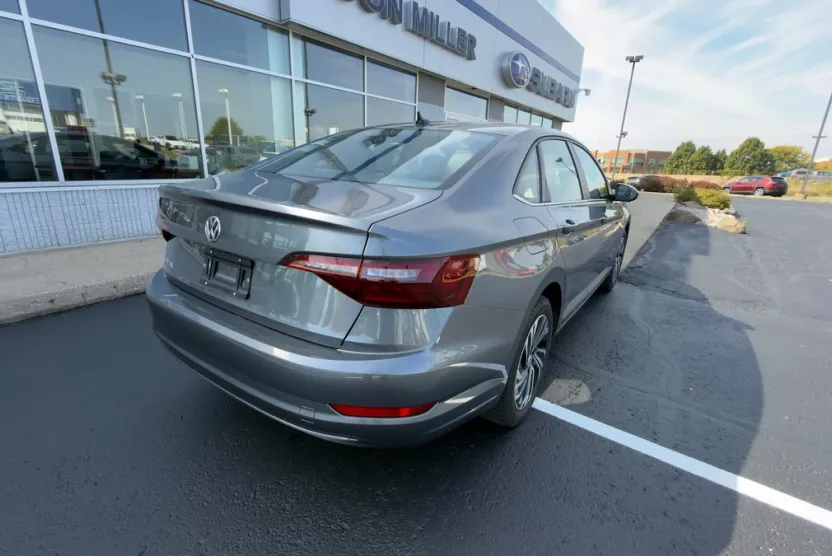 2021 Volkswagen Jetta SEL photo 1