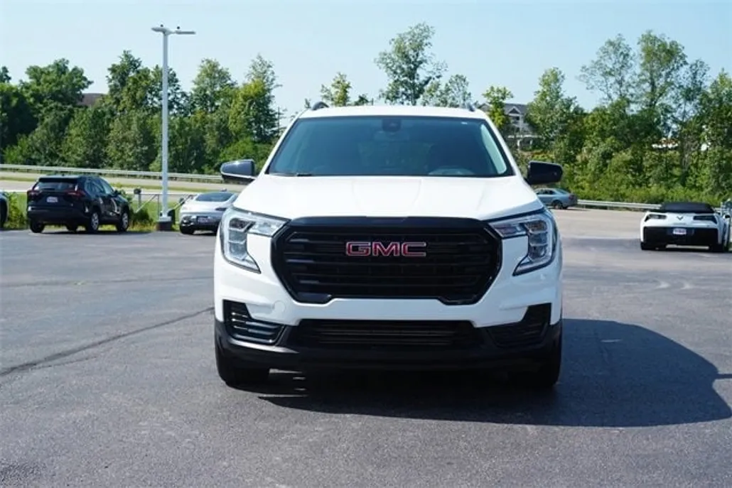 2024 Gmc Terrain SLE photo 1