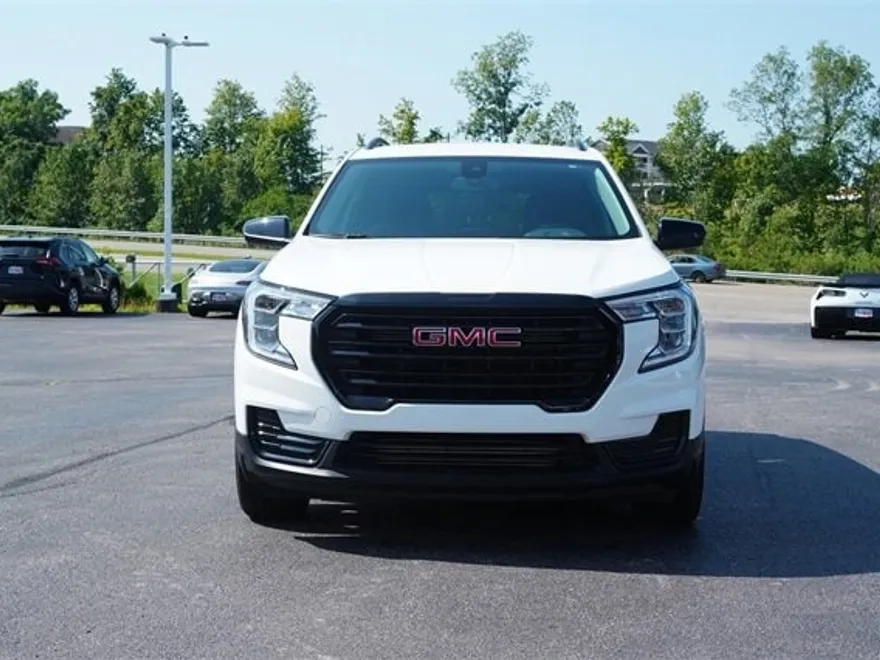 2024 Gmc Terrain SLE photo 1