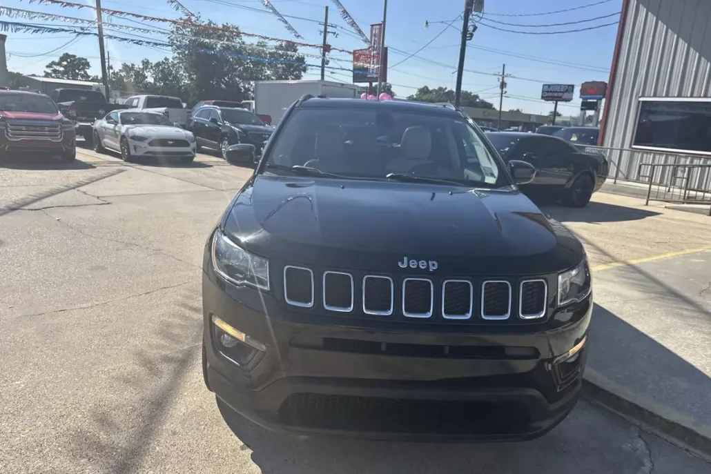 2020 Jeep Compass Latitude photo 1
