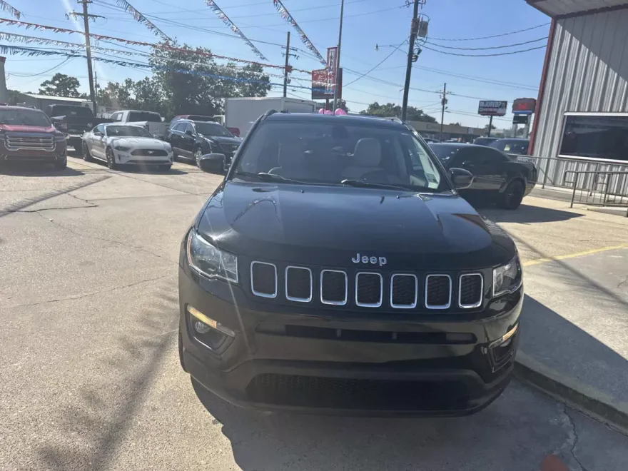 2020 Jeep Compass Latitude photo 1
