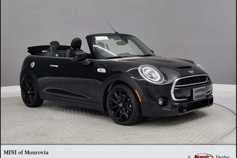 2020 Mini Cooper Convertible S photo 1
