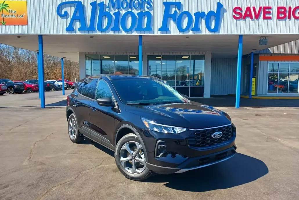 2025 Ford Escape ST-Line photo 1