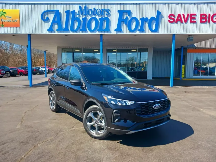 2025 Ford Escape ST-Line photo 1