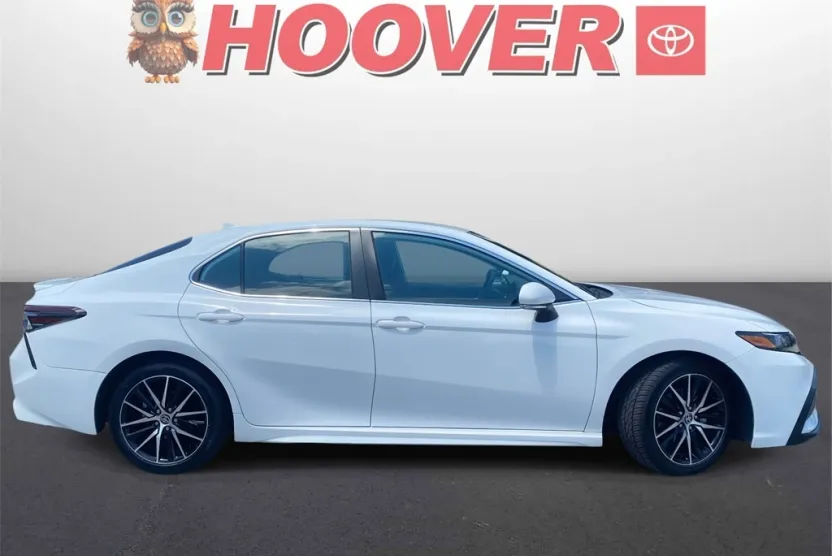 2023 Toyota Camry SE photo 1