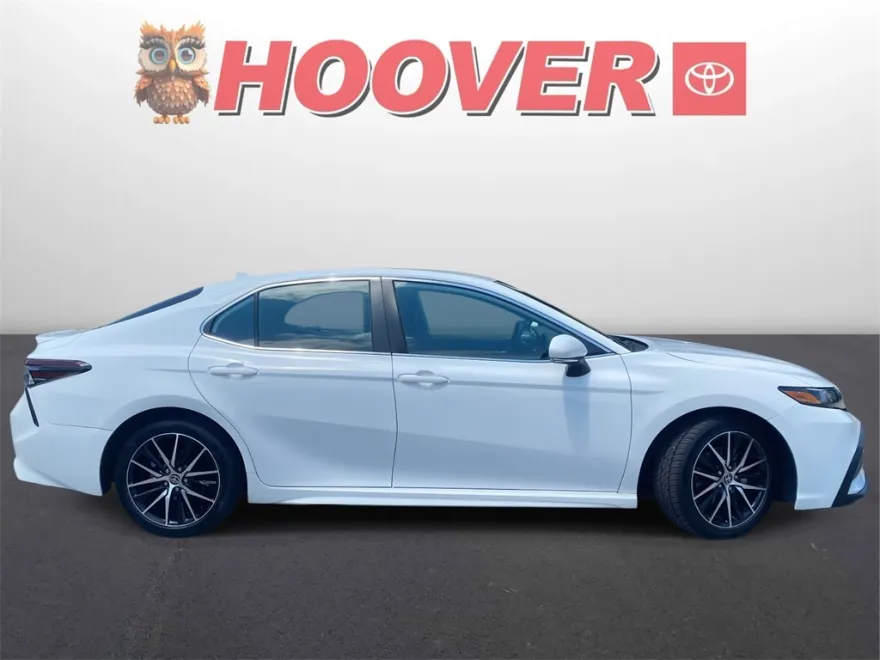 2023 Toyota Camry SE photo 1