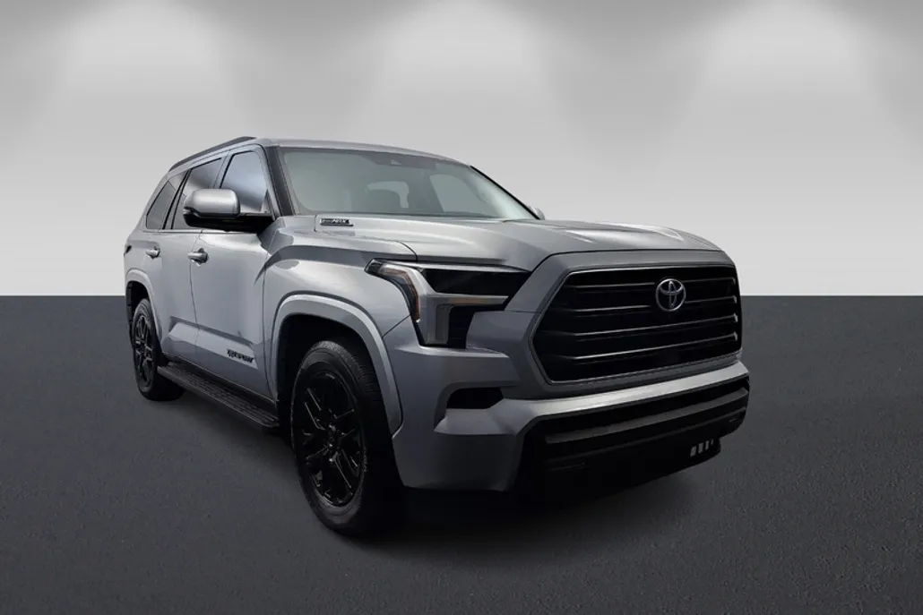 2024 Toyota Sequoia SR5 photo 1