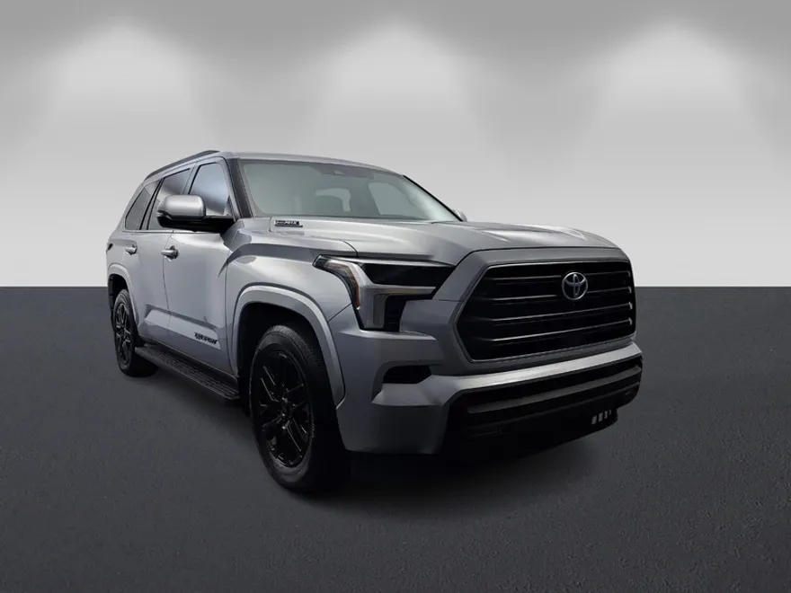 2024 Toyota Sequoia SR5 photo 1