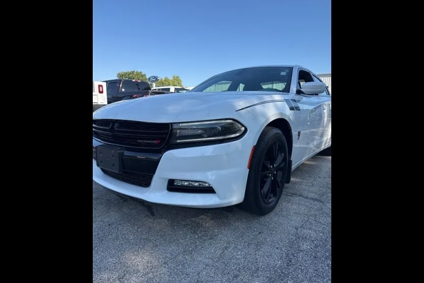 2020 Dodge Charger SXT photo 1