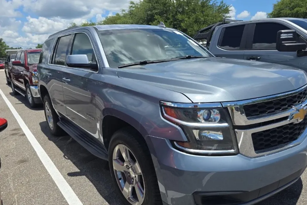 2016 Chevrolet Tahoe LT photo 1