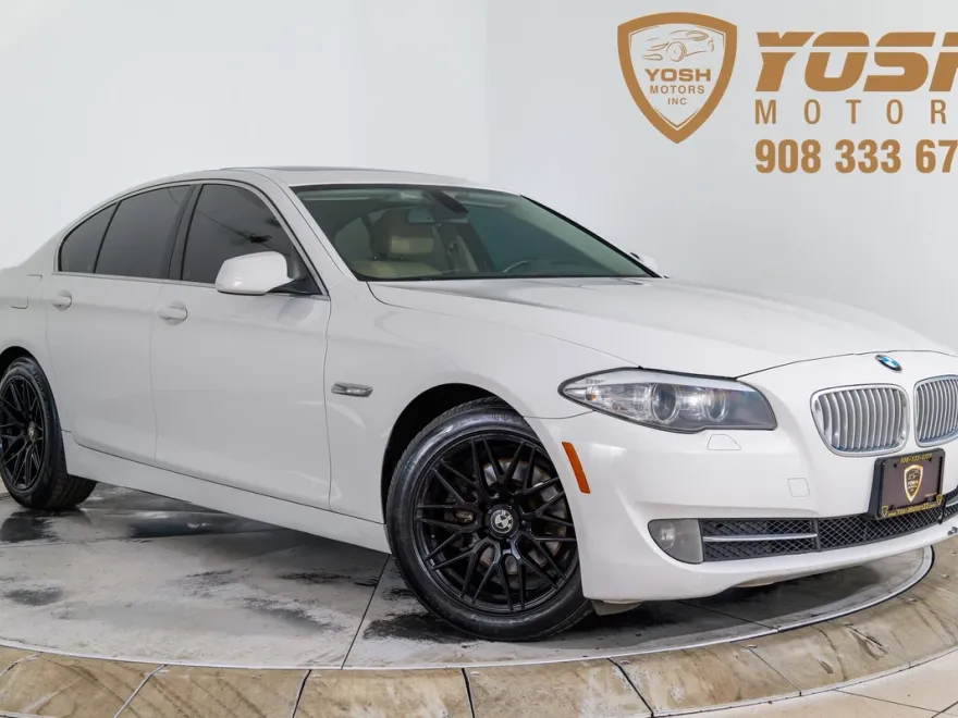 2011 Bmw 528i 5-series photo 1