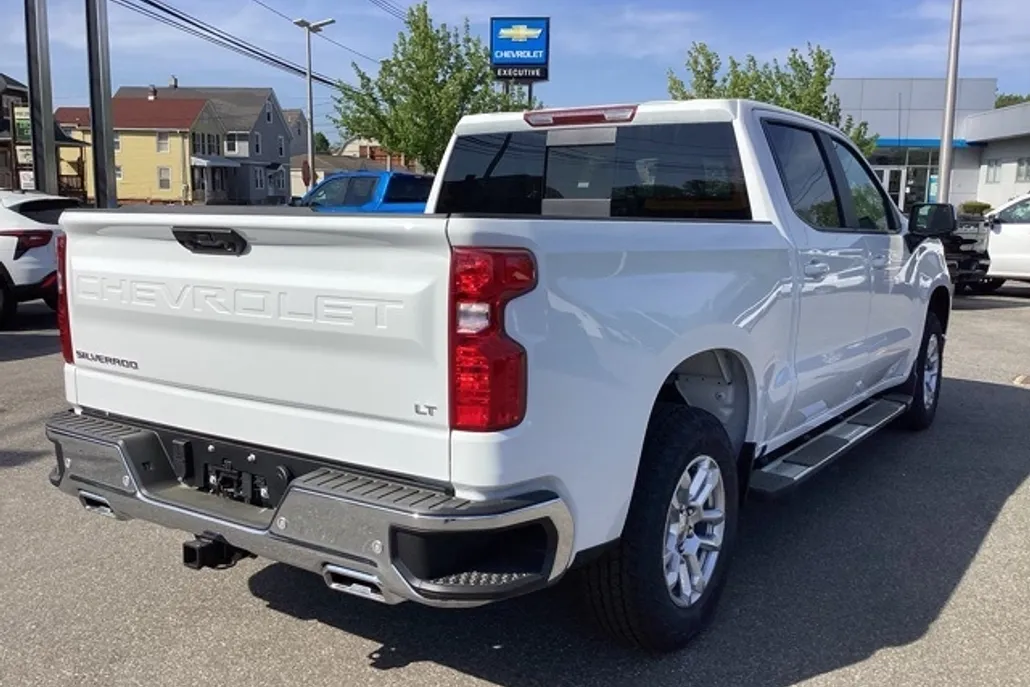 2025 Chevrolet Silverado 1500 LT photo 1