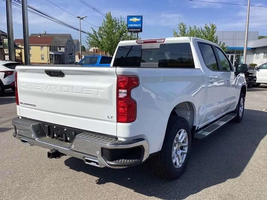 2025 Chevrolet Silverado 1500 LT photo 1