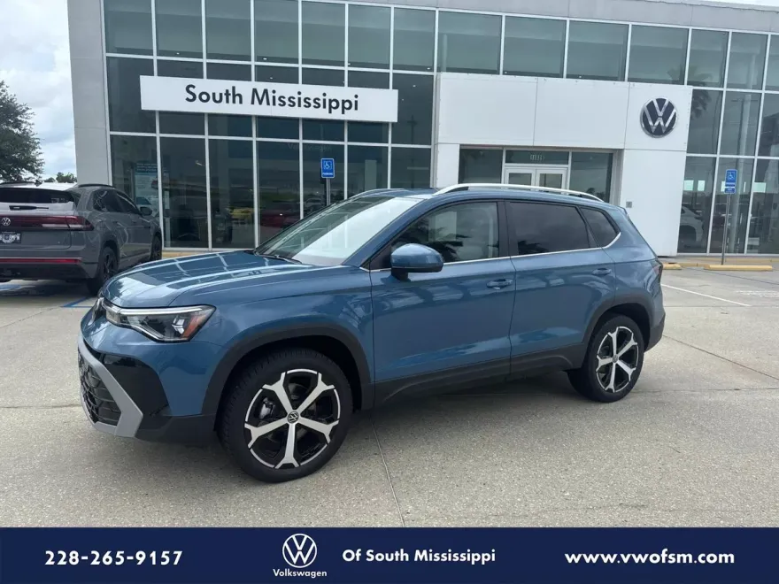 2025 Volkswagen Taos SEL photo 1