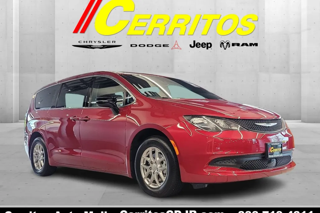 2025 Chrysler Voyager LX photo 1