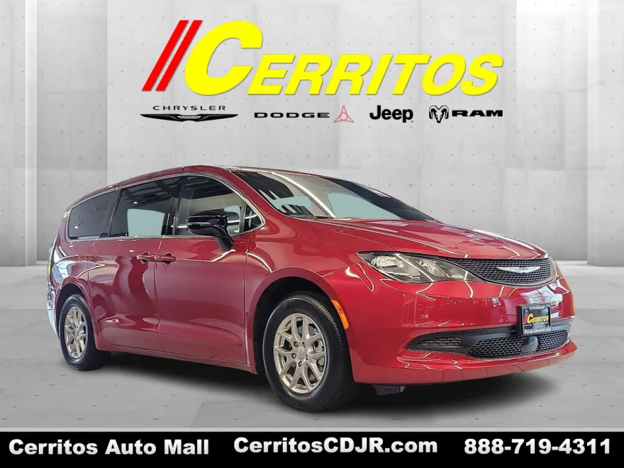 2025 Chrysler Voyager LX photo 1