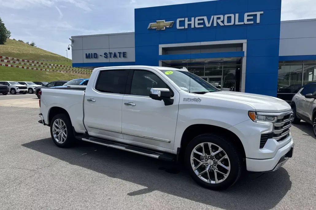 2023 Chevrolet Silverado 1500 High Country photo 1
