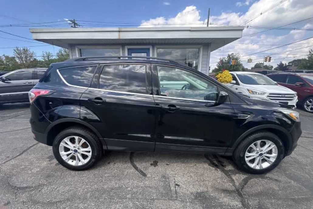 2017 Ford Escape SE photo 1
