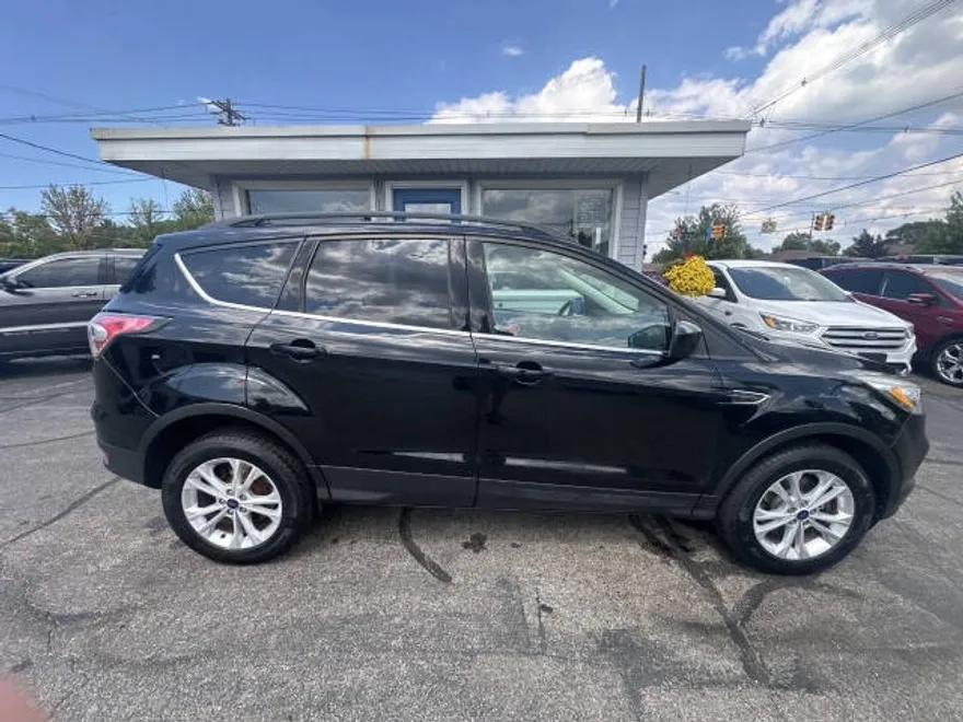 2017 Ford Escape SE photo 1