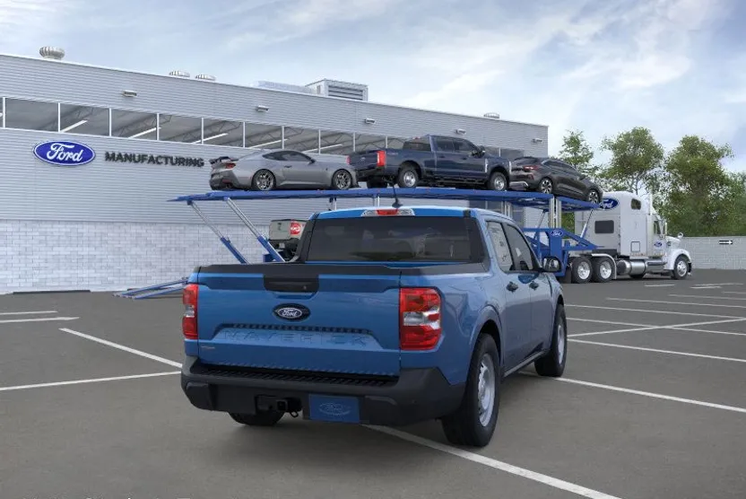 2025 Ford Maverick XL photo 1
