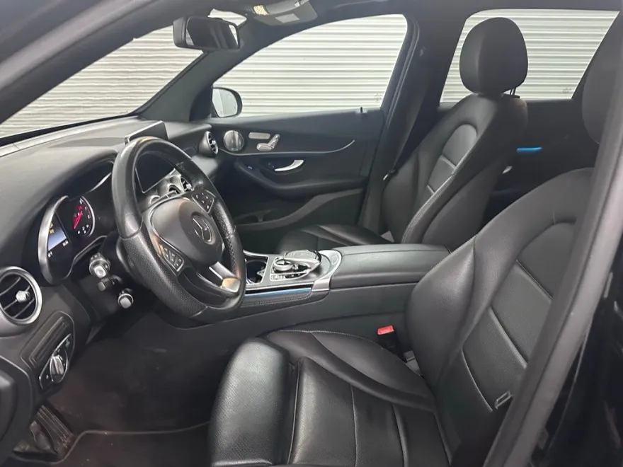 2017 Mercedes Benz GLC 300 photo 1
