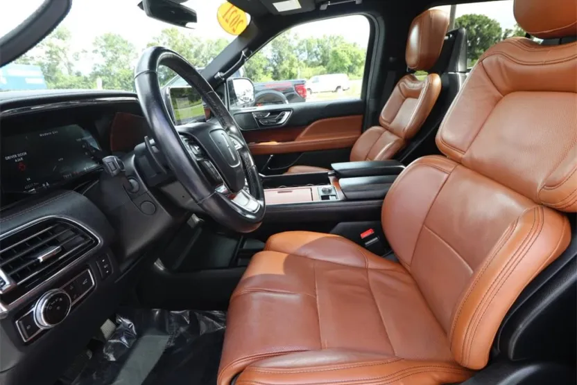 2021 Lincoln Navigator L Reserve photo 1