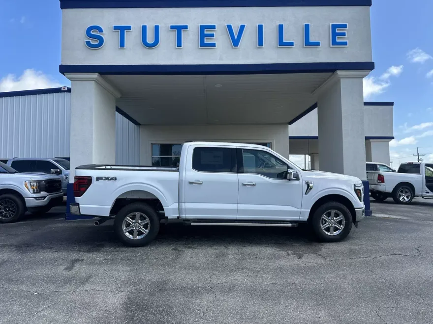 2025 Ford F-150 Lariat photo 1