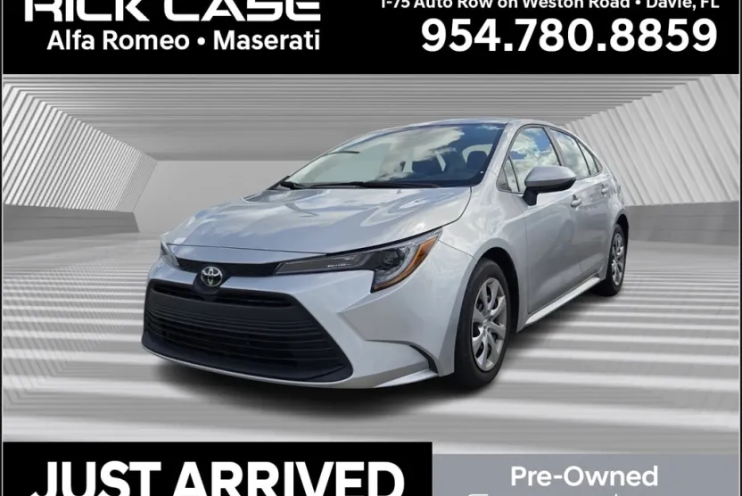 2023 Toyota Corolla LE photo 1