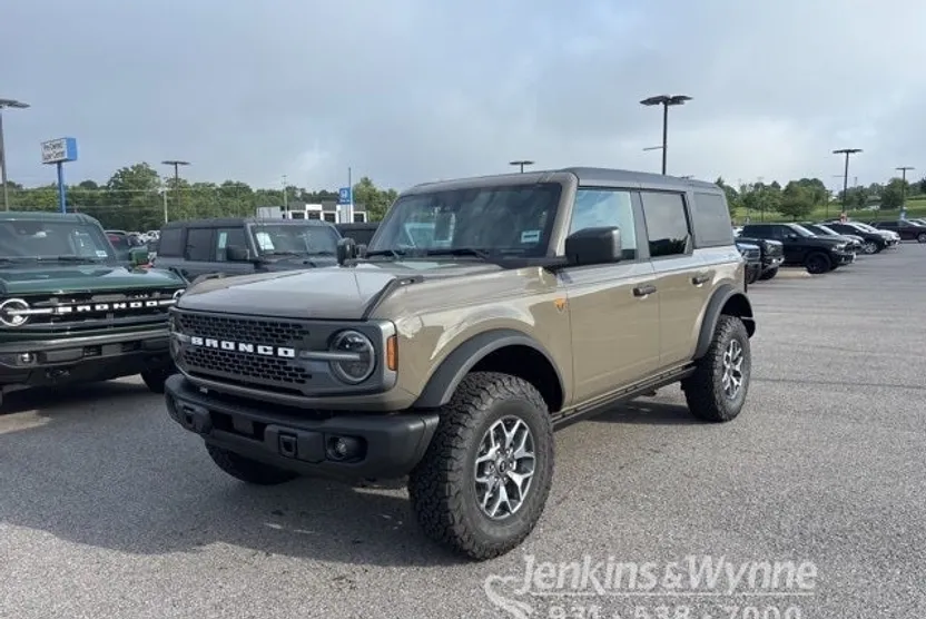 2025 Ford Bronco Badlands photo 1