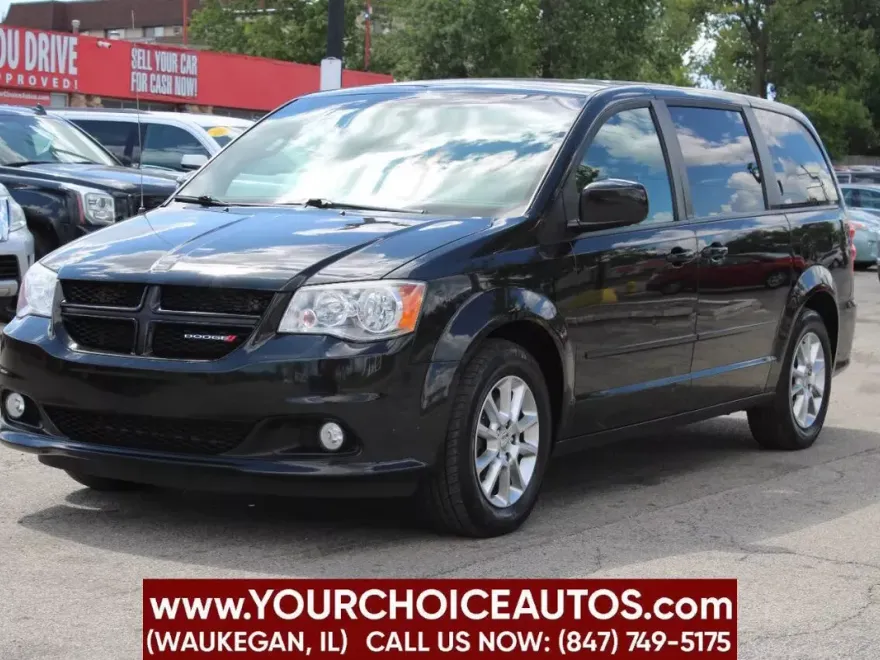 2012 Dodge Grand Caravan R/T photo 1