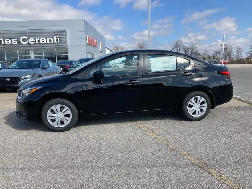 2025 Nissan Versa S photo 1